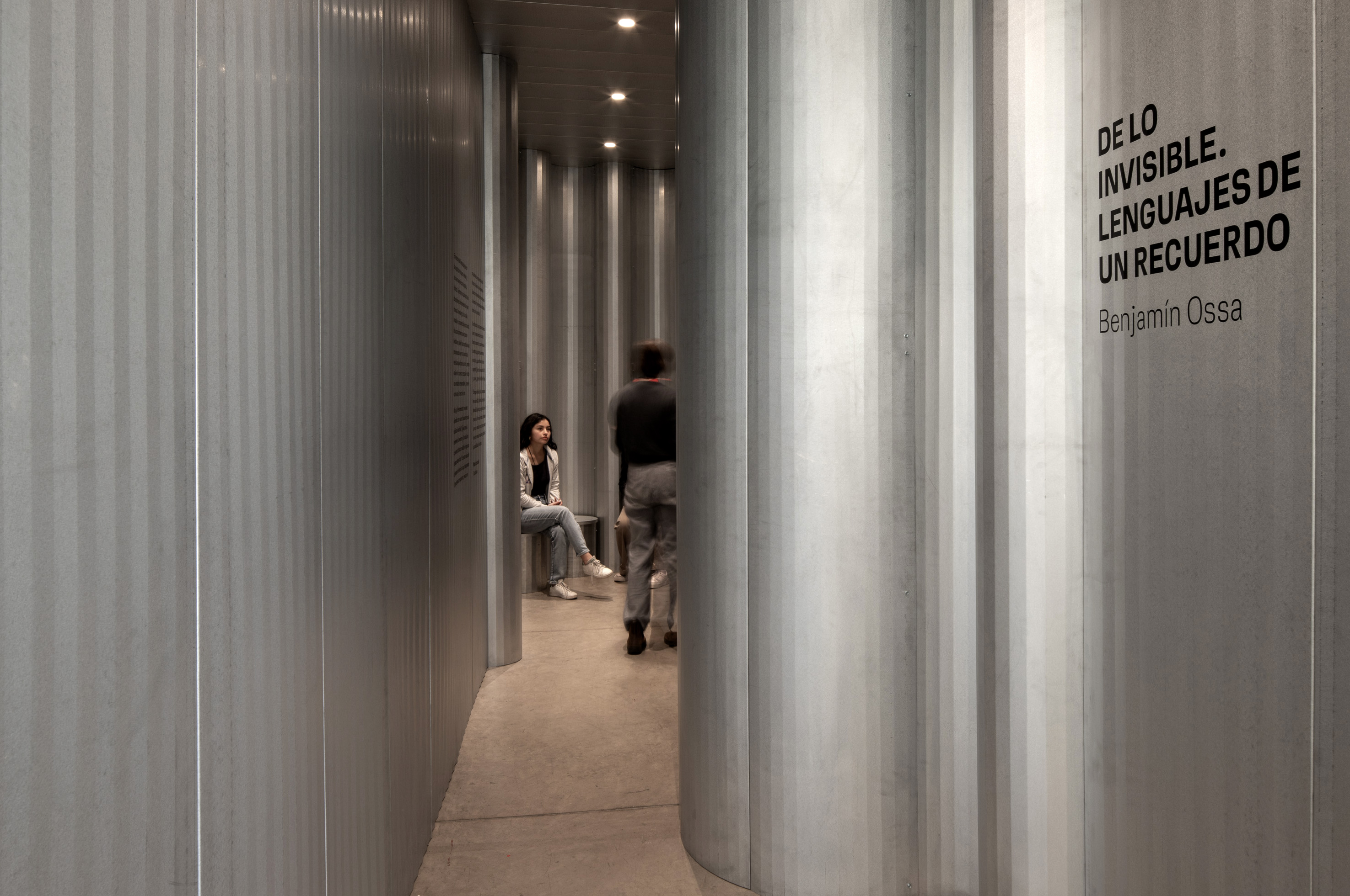 DE LO INVISIBLE LENGUAJES DE UN RECUERDO