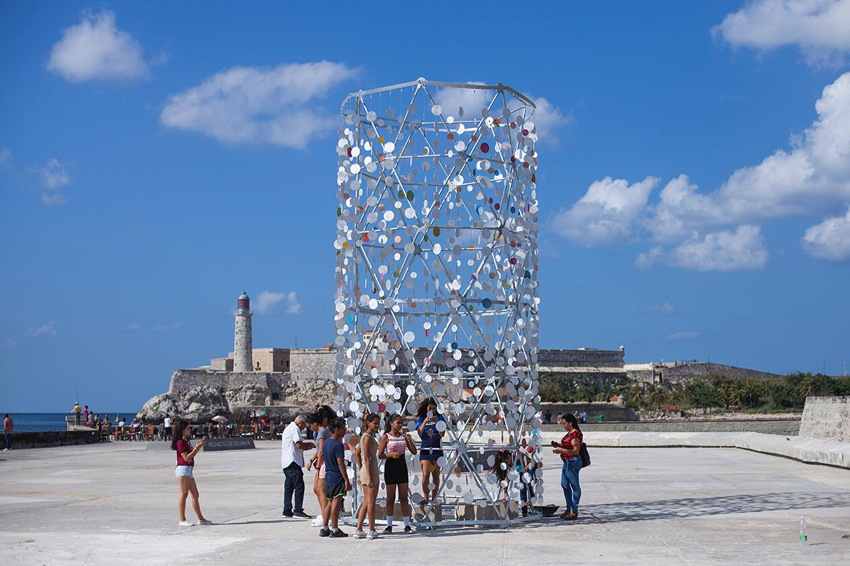 XIII BIENAL DE LA HABANA / DETRÁS DEL MURO "Un invisible faro"